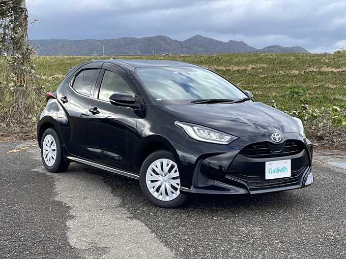 新着情報“ヤリスハイブリッドZ”2022年式ブラック入荷しました！