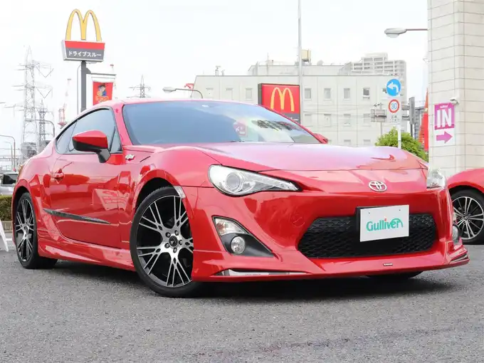 新着情報“８６GT”2014年式ライトニングレッド入荷しました！
