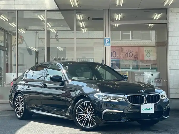 新着情報“５シリーズ530e Mスポーツ”2019年式サファイアブラックP入荷しました！