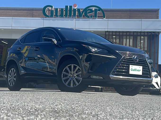 新着情報“ＮＸNX300h Iパッケージ”2018年式グラファイトブラックガラスフレーク入荷しました！