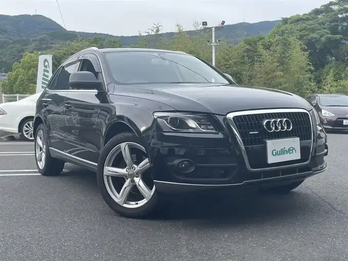 新着情報“Ｑ５3．2FSIクワトロ”2009年式黒入荷しました！