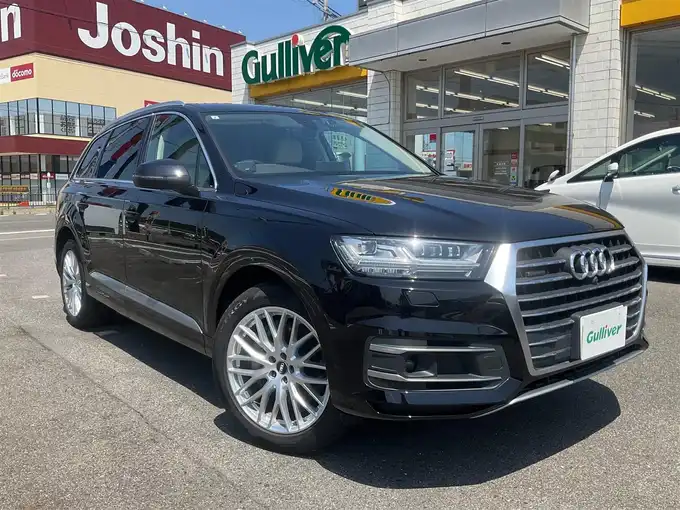 新着情報“Ｑ７2．0TFSIクワトロ”2017年式ディープブラックパールエフェクト入荷しました！