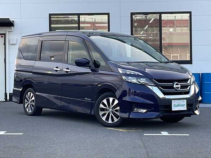 新着情報“セレナハイウェイスター”2017年式アズライトブルー入荷しました！