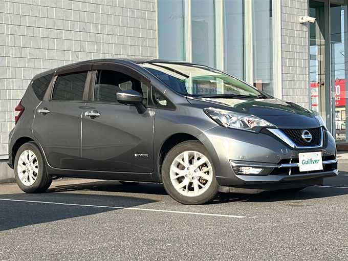 新着情報“ノートe－パワー メダリスト”2017年式ダークメタルグレー入荷しました！