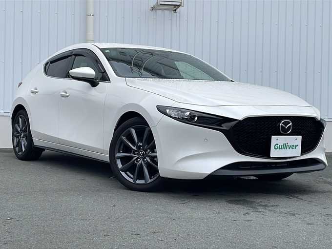 新着情報“ＭＡＺＤＡ３ファストバック15Sツーリング”2024年式スノーフレイクホワイトパールマイカ入荷しました！