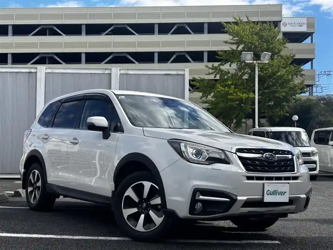 新着情報“フォレスター2．0i－L”2016年式クリスタルホワイトP入荷しました！