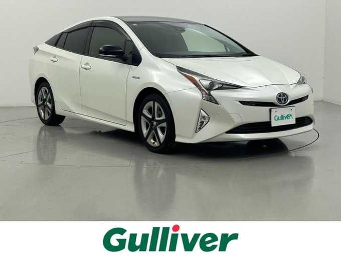 新着情報“プリウスSセーフティプラス ツートーン”2018年式アティチュードブラックマイカ/ホワイトパールクリスタルシャイン入荷しました！