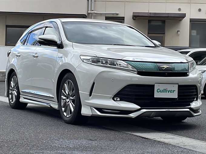 新着情報“ハリアーハイブリッドプログレス メタル アンド レザーパッケージ”2019年式ホワイトパールクリスタルシャイン入荷しました！
