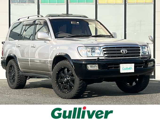 新着情報“ランドクルーザー１００VXリミテッド”2002年式ウォームシルバーM入荷しました！