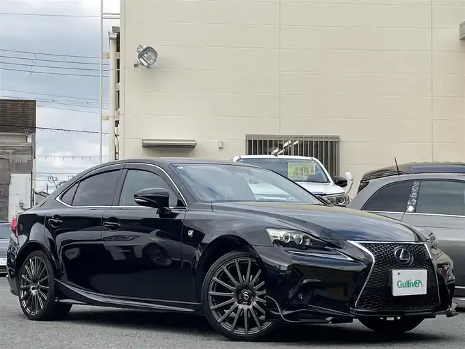 新着情報“ＩＳIS300h Fスポーツ”2013年式ブラック入荷しました！
