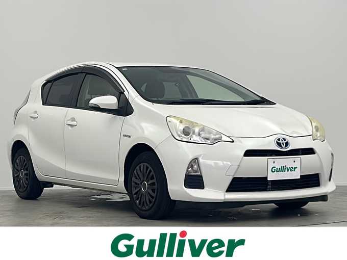 新着情報“アクアGブラックソフトレザーセレクション”2013年式ライムホワイトパールクリスタルシャイン入荷しました！