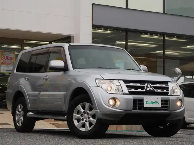 新着情報“パジェロロング GR”2011年式クールシルバーメタリック入荷しました！