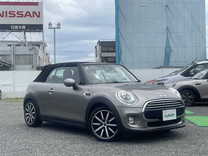 新着情報“ＭＩＮＩクーパー コンバーチブル”2017年式メルティングシルバーM入荷しました！