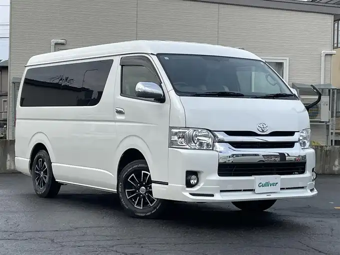 新着情報“ハイエースワゴンGL”2018年式ホワイトパールクリスタルシャイン入荷しました！