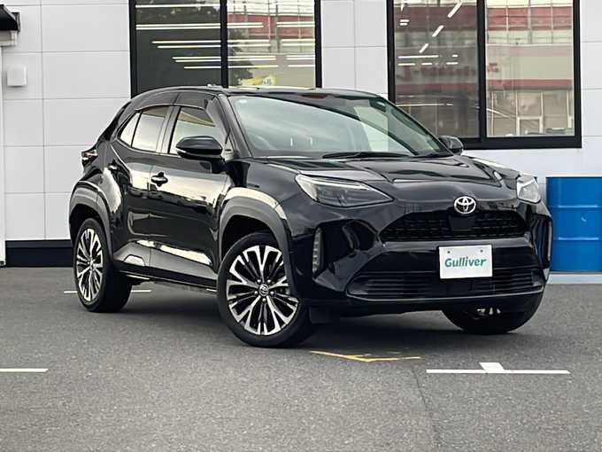 新着情報“ヤリスクロスZ”2021年式ブラックマイカ入荷しました！