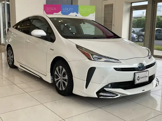 新着情報“プリウスA”2019年式ホワイトパールクリスタルシャイン入荷しました！