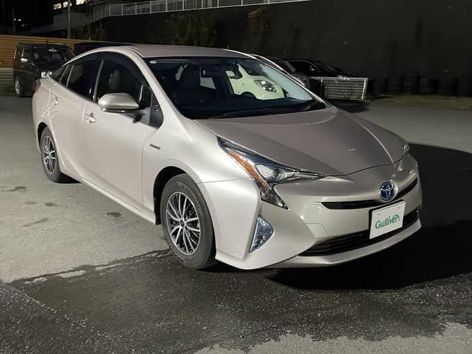 新着情報“プリウスS”2018年式スティールブロンドM入荷しました！