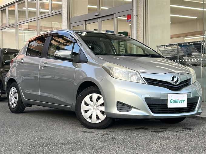 新着情報“ヴィッツF”2013年式ジンバックメタリック入荷しました！