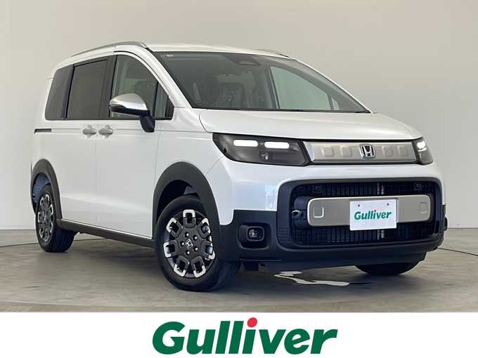 新着情報“フリードe:HEVクロスター”2025年式プラチナホワイトパール入荷しました！