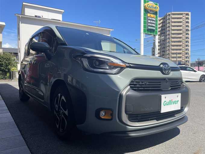 新着情報“シエンタハイブリッドZ”2022年式アーバンカーキ入荷しました！