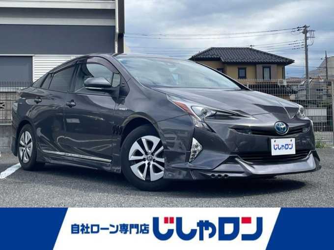 新着情報“プリウスA”2016年式グレーメタリック入荷しました！