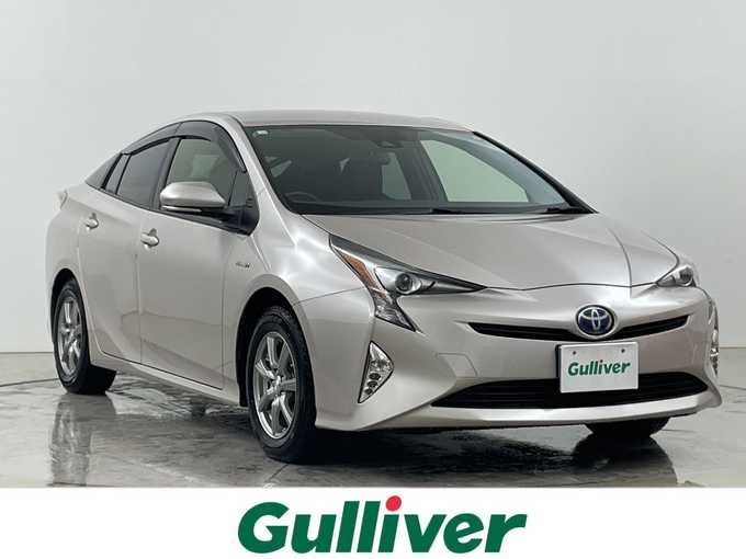 新着情報“プリウスSツーリングセレクション”2018年式スティールブロンドM入荷しました！