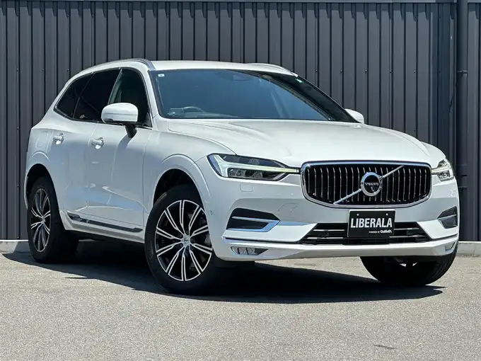 新着情報“ＸＣ６０T5 AWD インスクリプション エアサスペンション装着車”2019年式クリスタルホワイトP入荷しました！