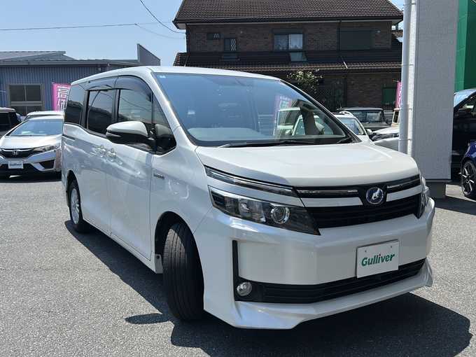 新着情報“ヴォクシーハイブリッドV”2014年式ホワイトパールクリスタルシャイン入荷しました！