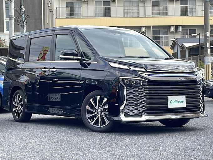 新着情報“ヴォクシーハイブリッドS－Z”2025年式アティチュードブラックマイカ入荷しました！