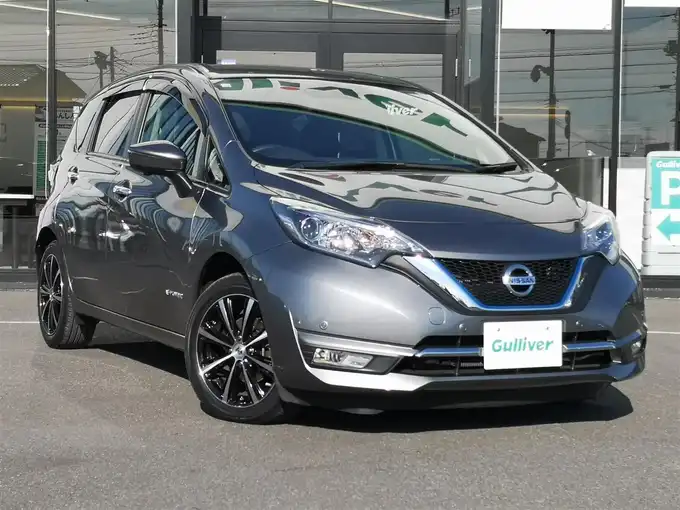 新着情報“ノートe－パワー メダリスト”2018年式ダークメタルグレー入荷しました！