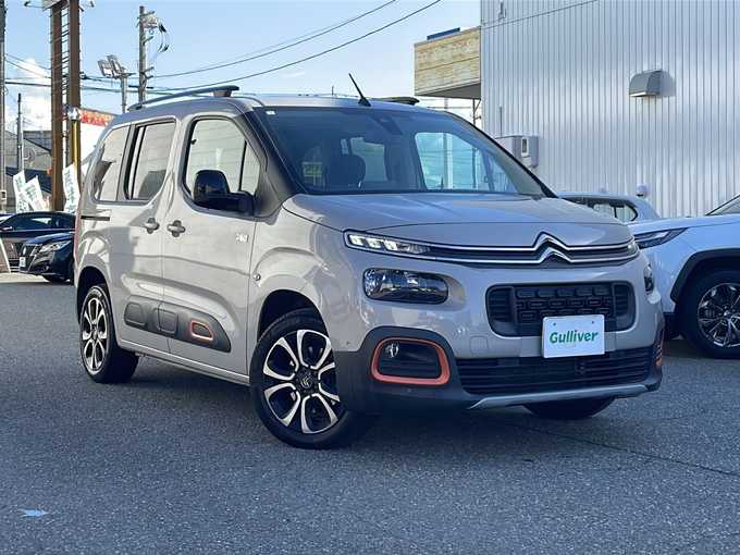新着情報“ベルランゴシャイン ブルーHDi XTR パック”2023年式サーブル入荷しました！