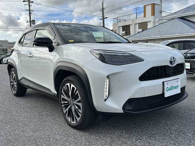 新着情報“ヤリスクロスハイブリッドZ”2021年式ブラックマイカ/ホワイトパールクリスタルシャイン 2トーン入荷しました！