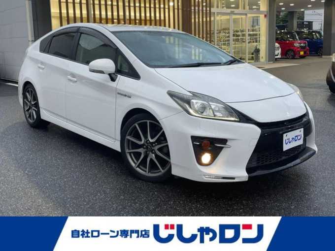 新着情報“プリウスSツーリングセレクション・G’s”2012年式スーパーホワイトⅡ入荷しました！