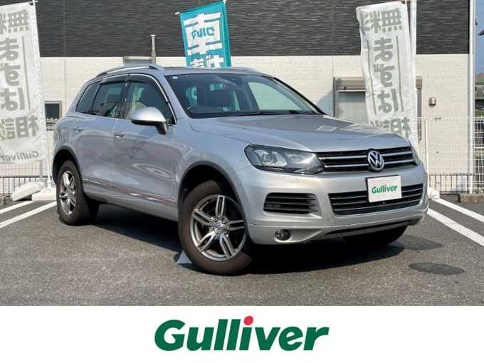 新着情報“トゥアレグV6 ブルーモーションテクノロジー”2014年式アイスシルバーメタリック入荷しました！