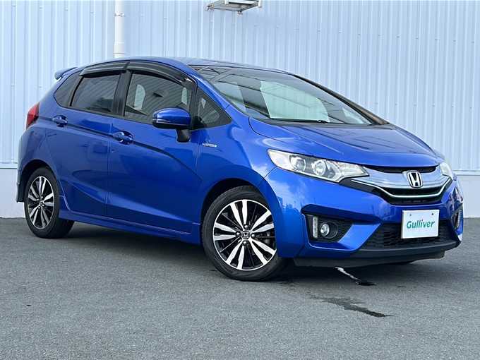 新着情報“フィットハイブリッドハイブリッド・Sパッケージ”2014年式ブリリアントスポーティブルーメタリック2トーン入荷しました！