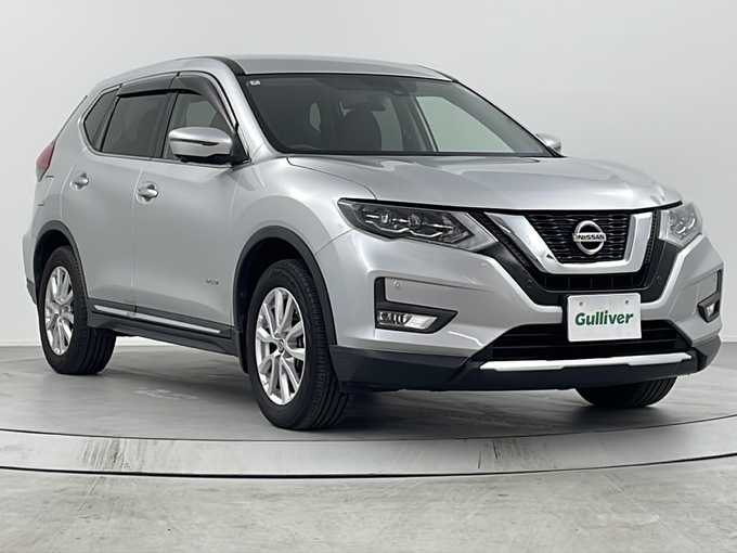 新着情報“エクストレイル20X ハイブリッド”2018年式ブリリアントシルバー入荷しました！