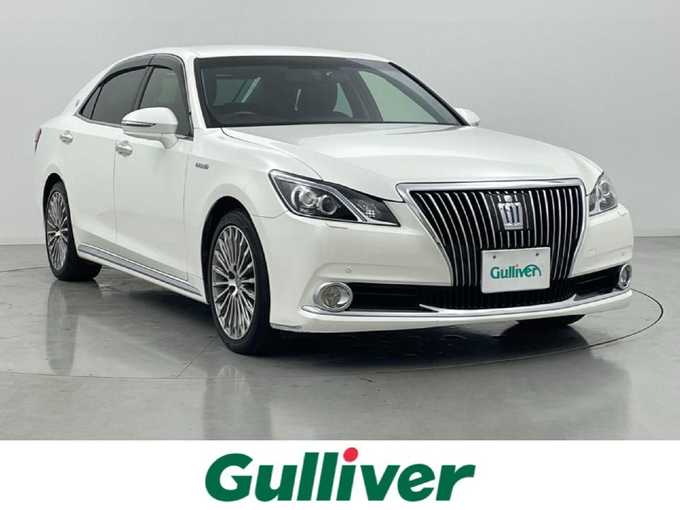 新着情報“クラウンマジェスタFバージョン”2015年式ホワイトパールクリスタルシャイン入荷しました！