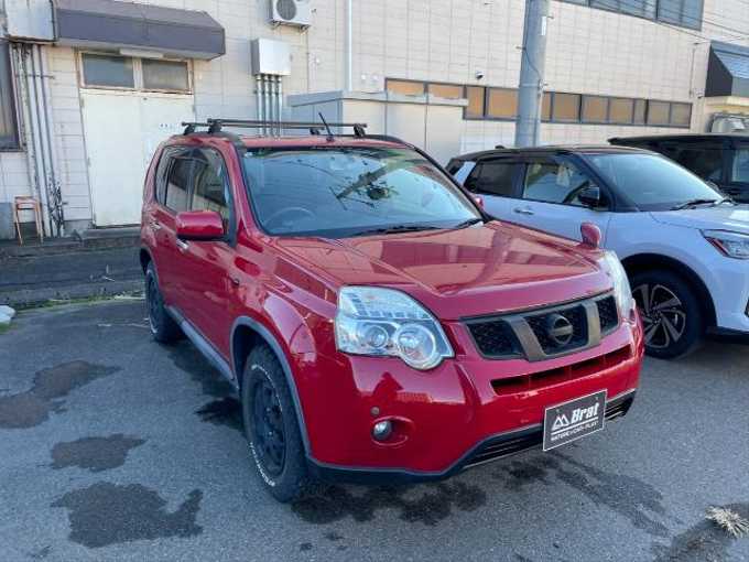 新着情報“エクストレイル20Xtt”2013年式バーニングレッド入荷しました！