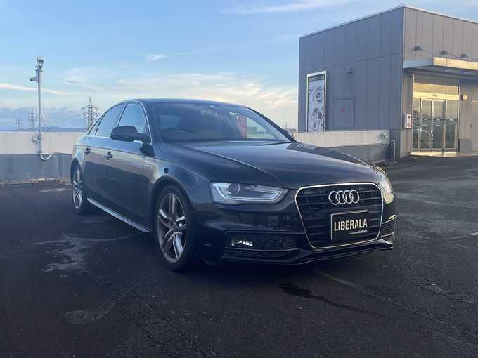 新着情報“Ａ４アバント2．0TFSI”2013年式黒入荷しました！