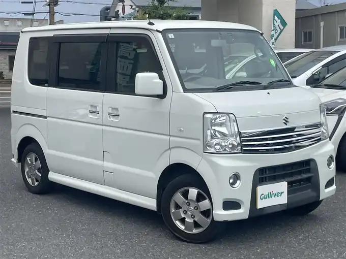 新着情報“エブリイワゴンPZターボ”2015年式パールホワイト入荷しました！