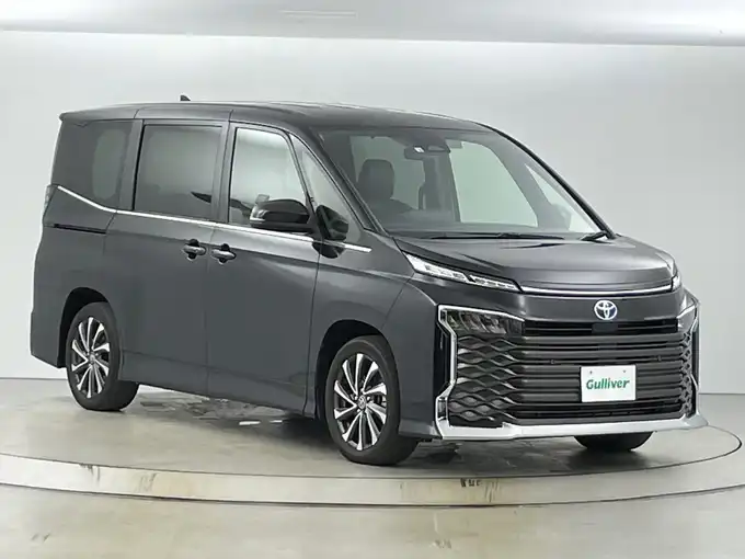 新着情報“ヴォクシーハイブリッドS－Z”2022年式グリッターブラックガラスフレーク入荷しました！