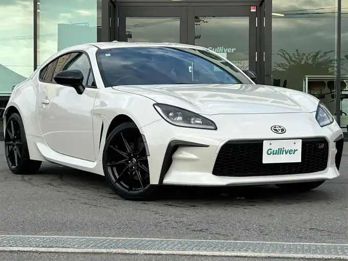 新着情報“ＧＲ８６RZ”2024年式クリスタルホワイトパール入荷しました！