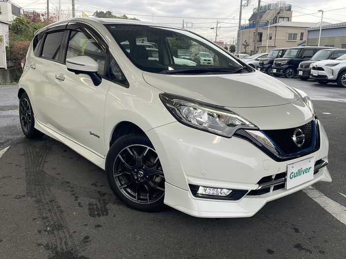 新着情報“ノートe－パワー メダリスト”2017年式ブリリアントホワイトパール入荷しました！