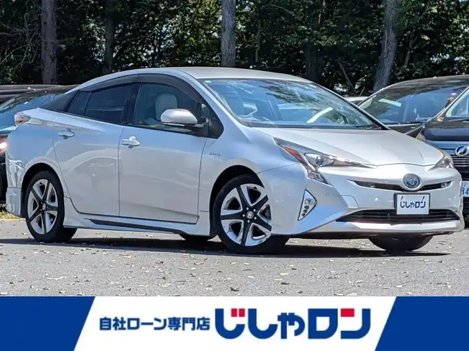 新着情報“プリウスAツーリングセレクション”2016年式シルバーM入荷しました！