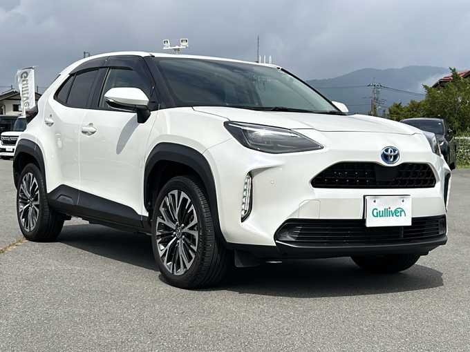 新着情報“ヤリスクロスハイブリッドZ”2021年式ホワイトパールクリスタルシャイン入荷しました！