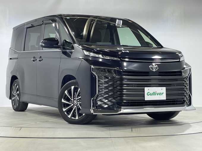 新着情報“ヴォクシーS－Z”2022年式グリッターブラックガラスフレーク入荷しました！