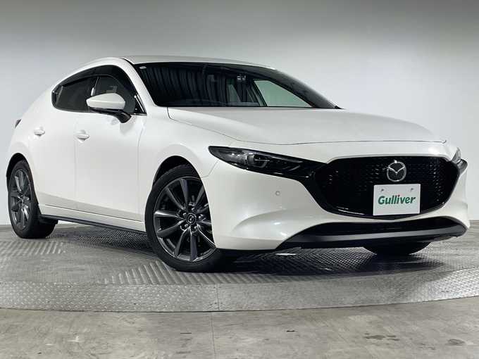 新着情報“ＭＡＺＤＡ３ファストバック20Sプロアクティブ ツーリングセレクション”2020年式スノーフレイクホワイトパールマイカ入荷しました！