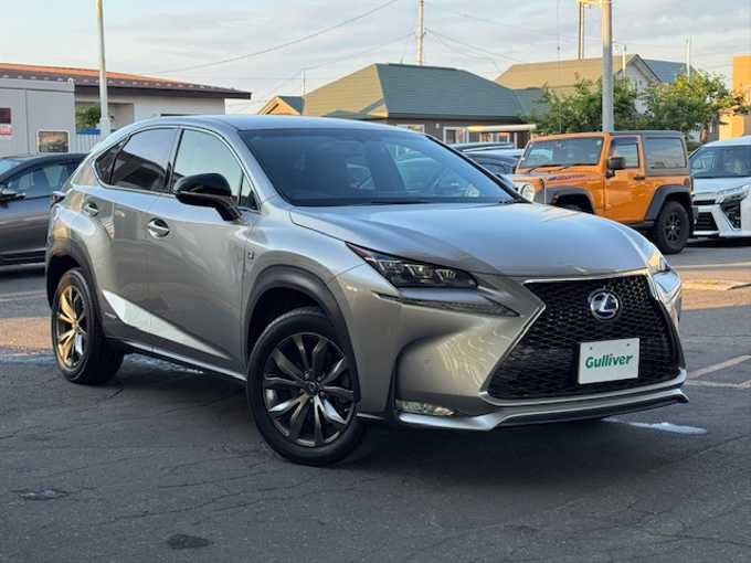 新着情報“ＮＸNX300h Fスポーツ”2015年式ソニックチタニウム入荷しました！