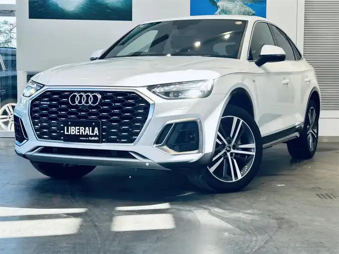 新着情報“Ｑ５スポーツバック1stエディション”2022年式グレイシアホワイトメタリック入荷しました！