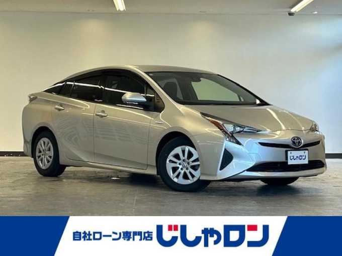 新着情報“プリウスS”2018年式シルバーM入荷しました！